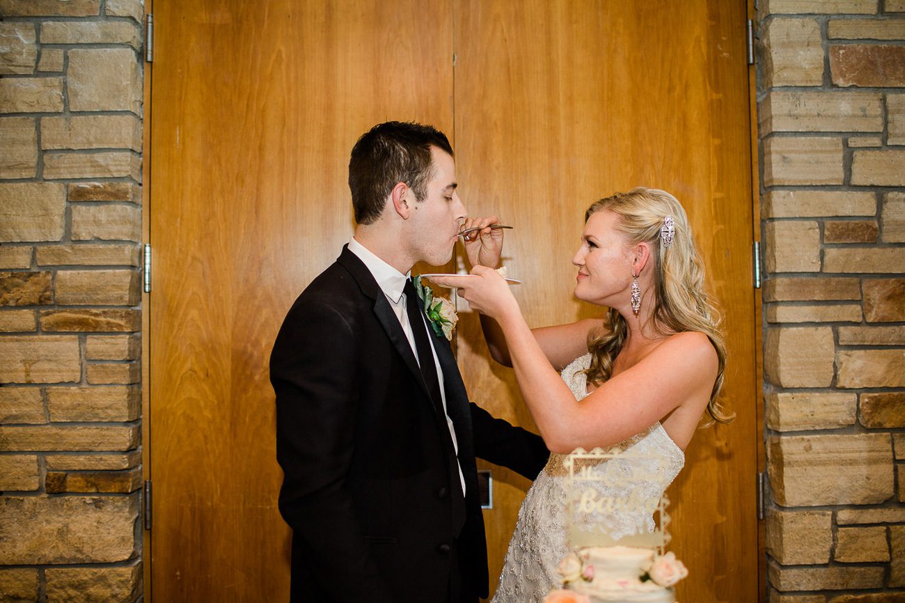 Glenmoor Country Club Denver Wedding Photos Reception Cake Cutting