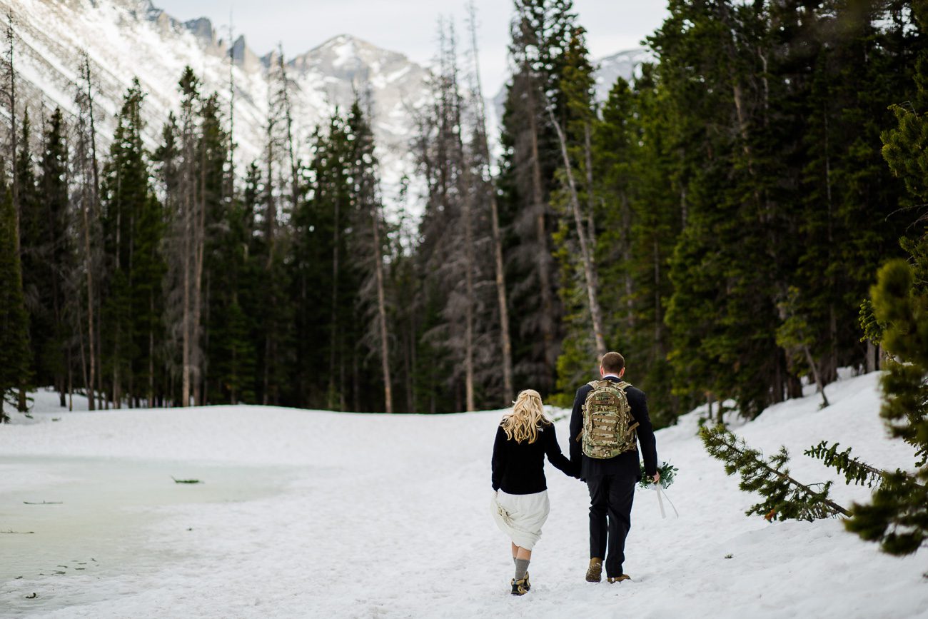 hiking elopement photography