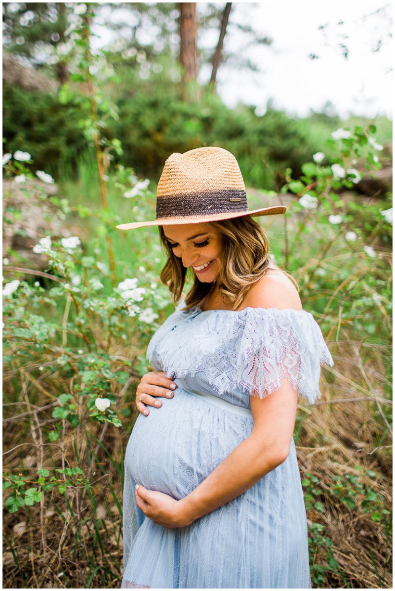 Maternity Photos with flowers