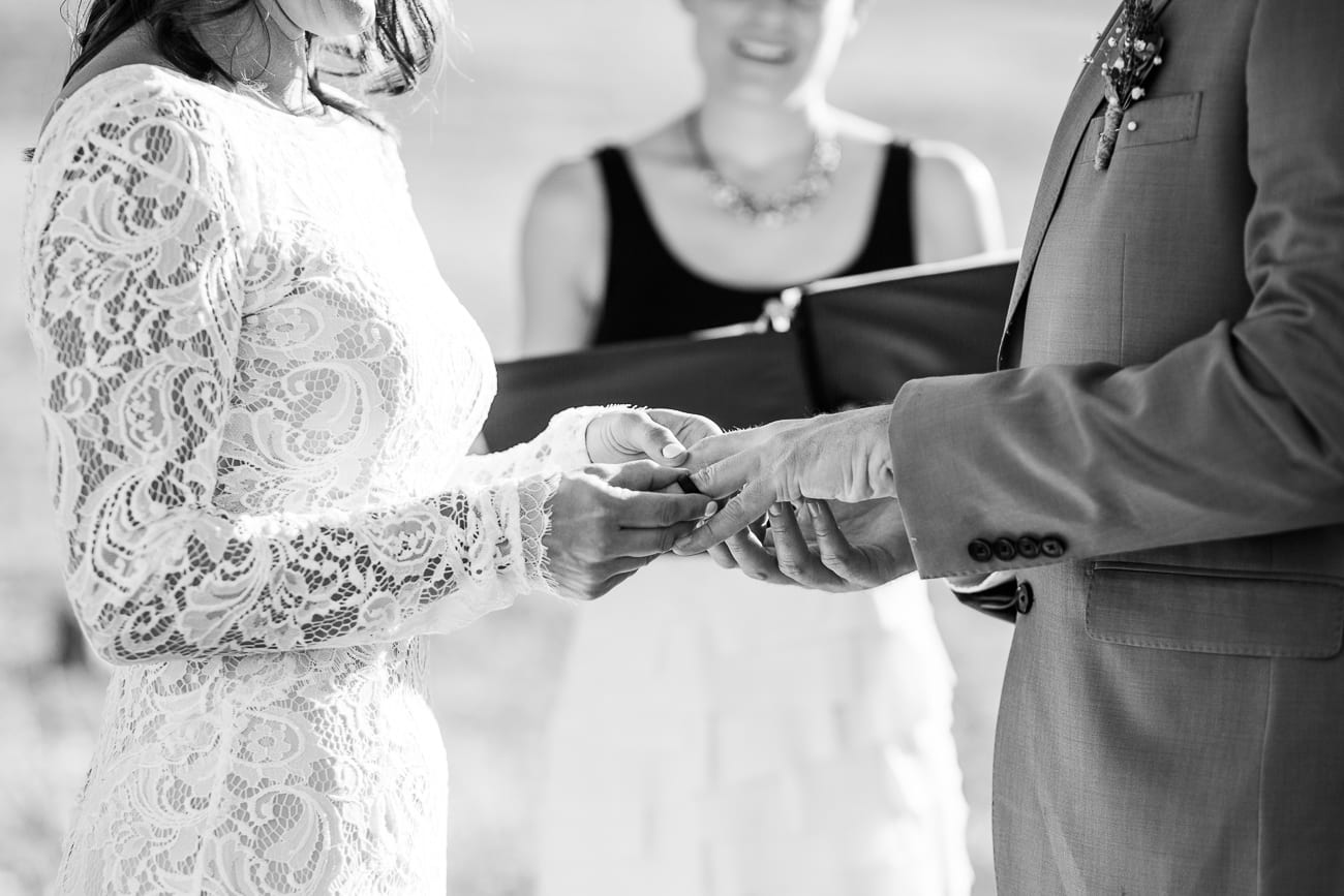 Exchanging rings at elopement