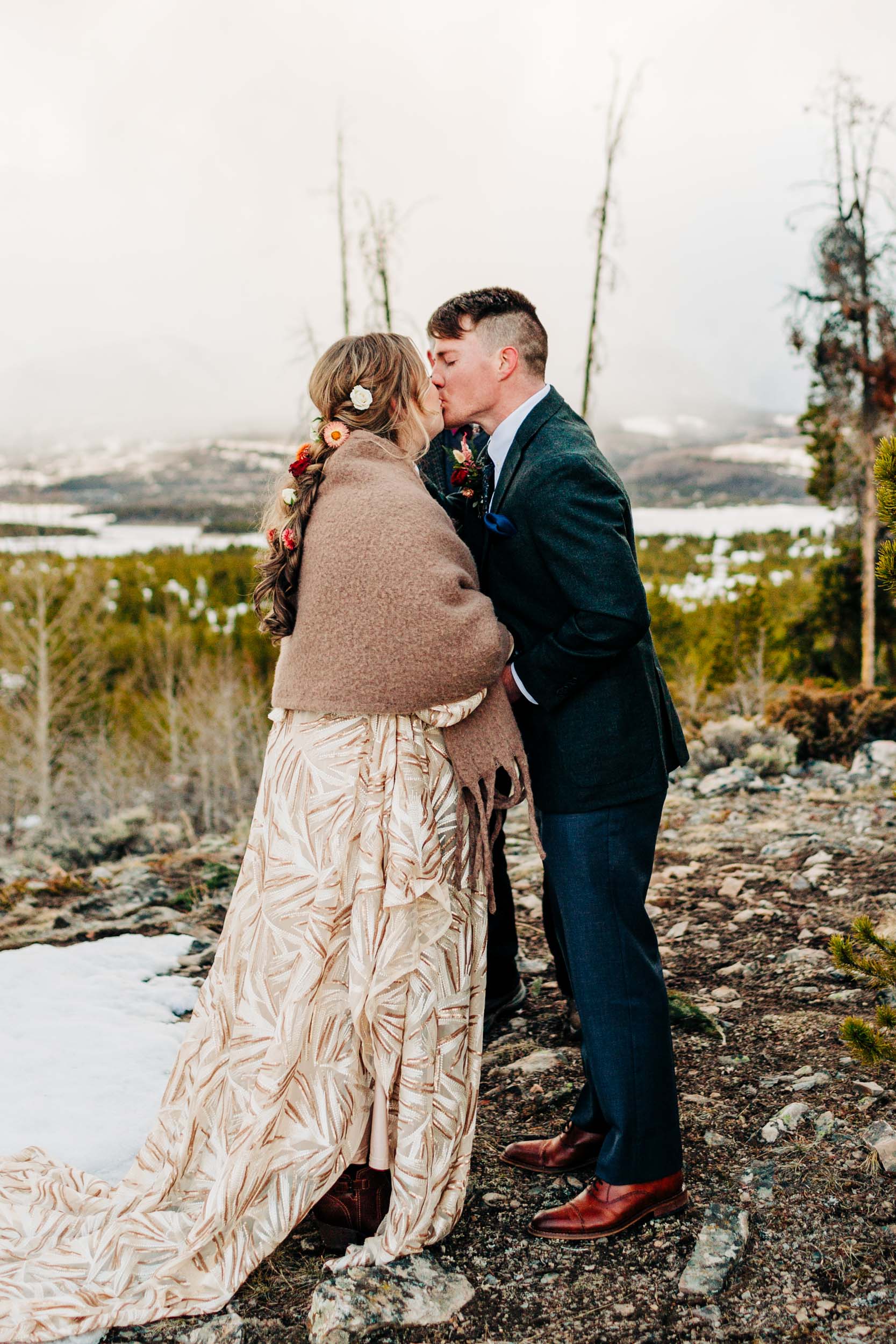 Elopement ceremony first kiss