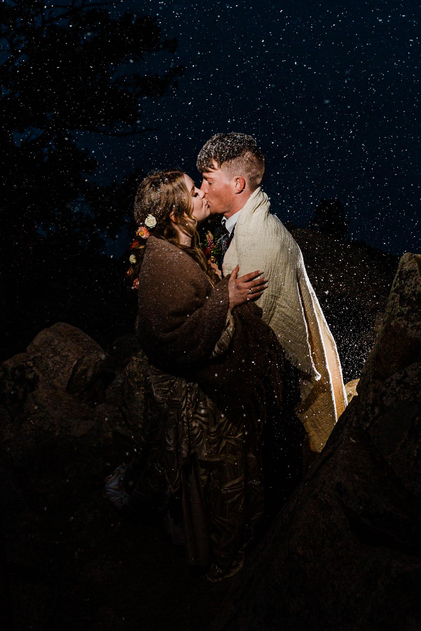 snowy elopement photos at Sapphire Point in Colorado