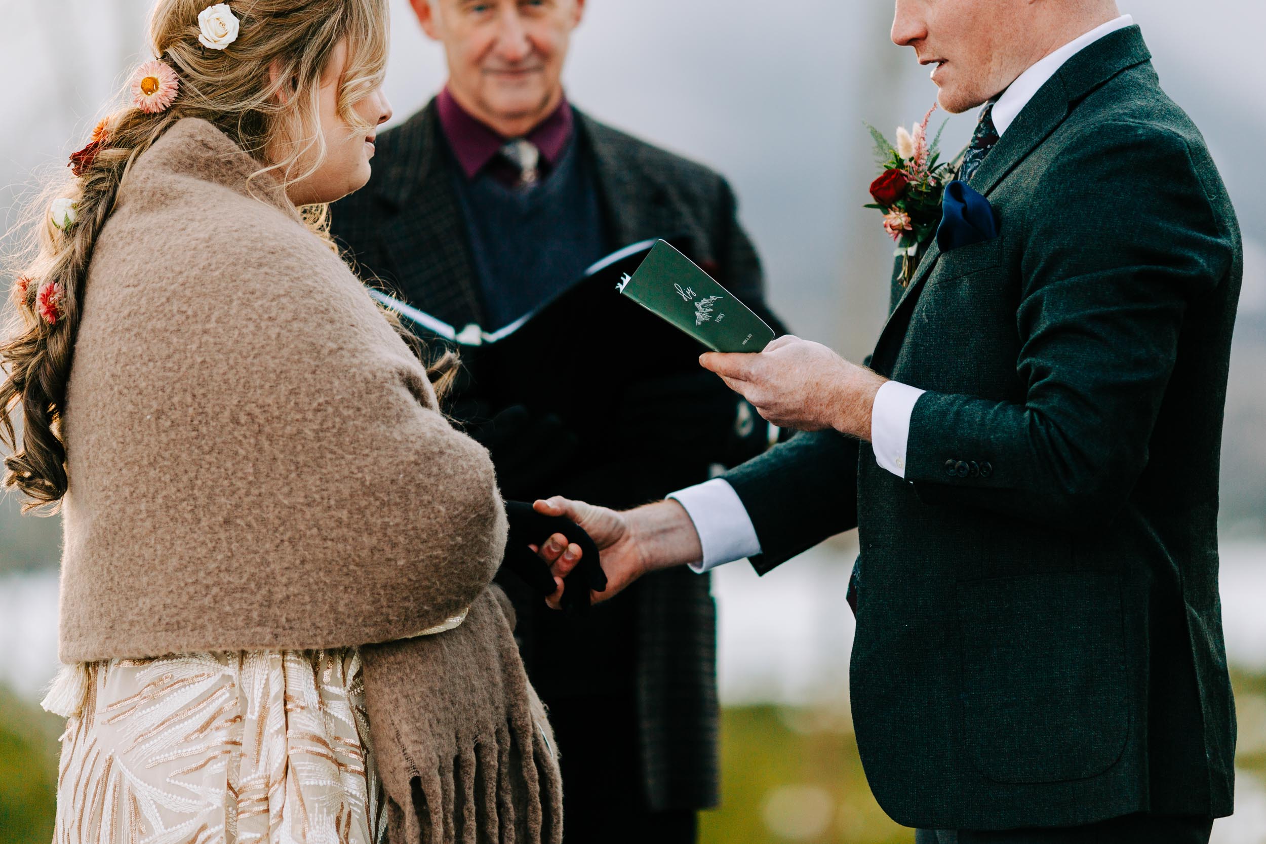 reading vows at elopement