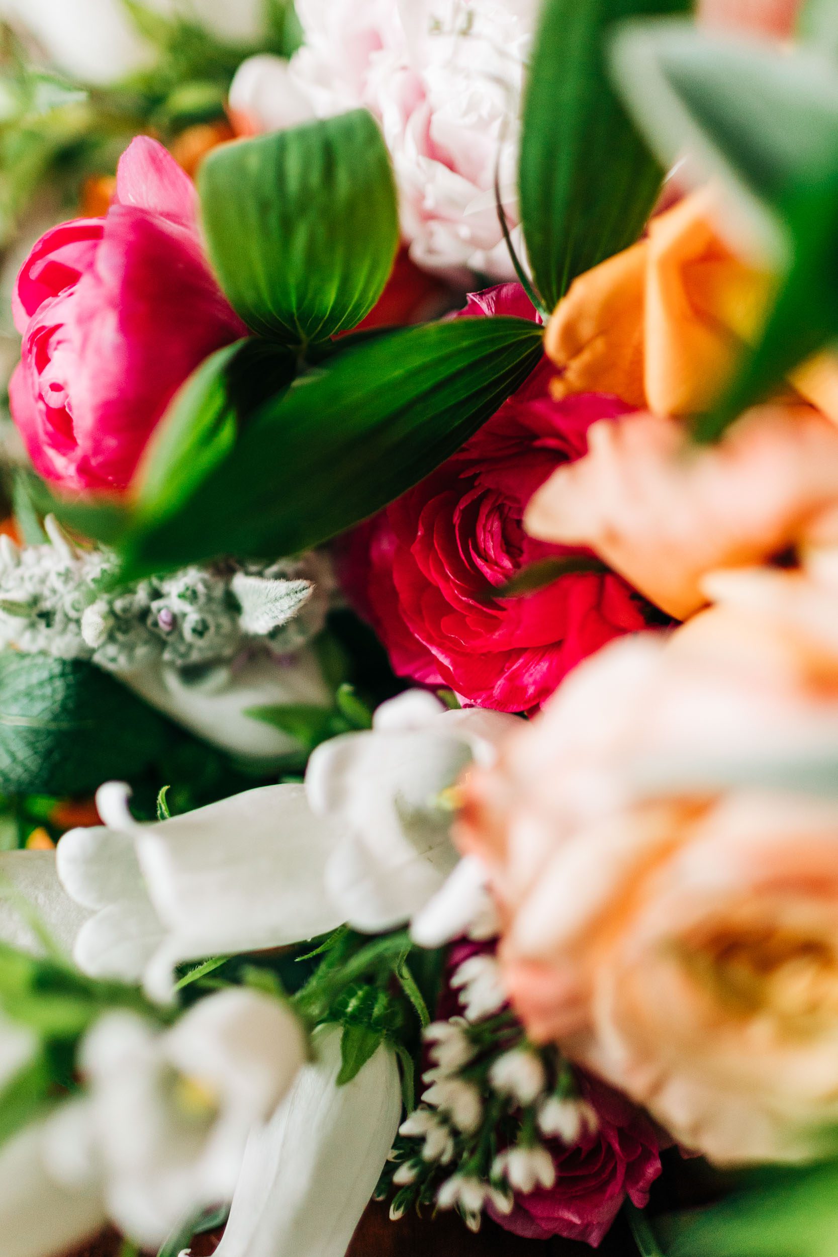 close up of wedding flowers by Shea McGrath Photography Denver Colorado Wedding Photographer