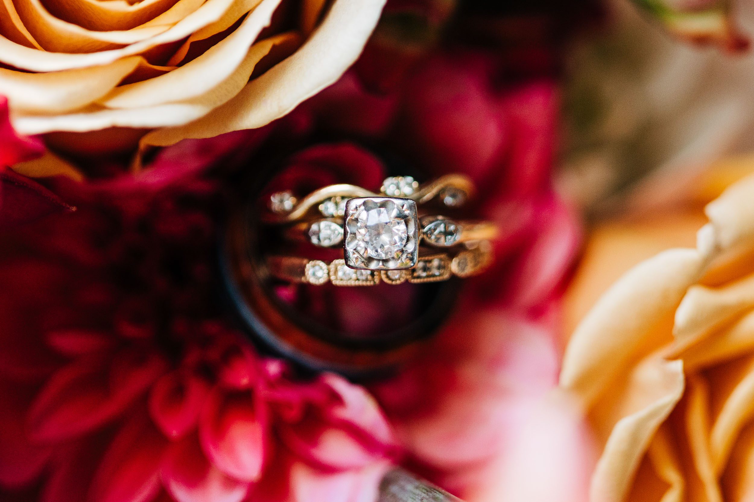 Wedding rings with flowers
