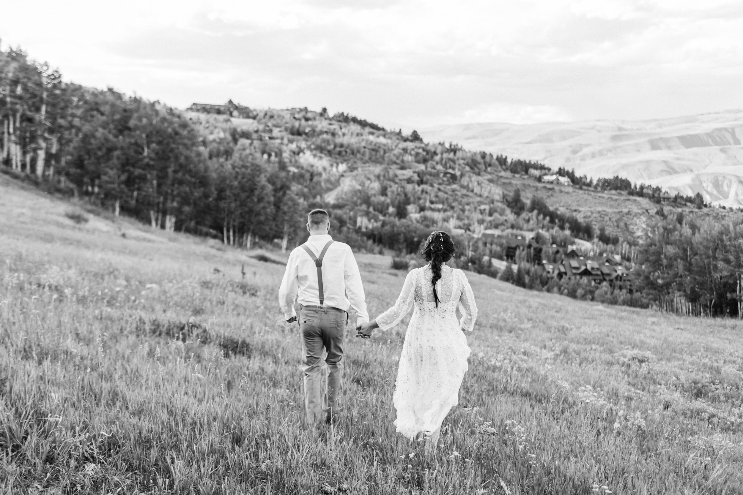 Fall wedding photos in Vail Colorado