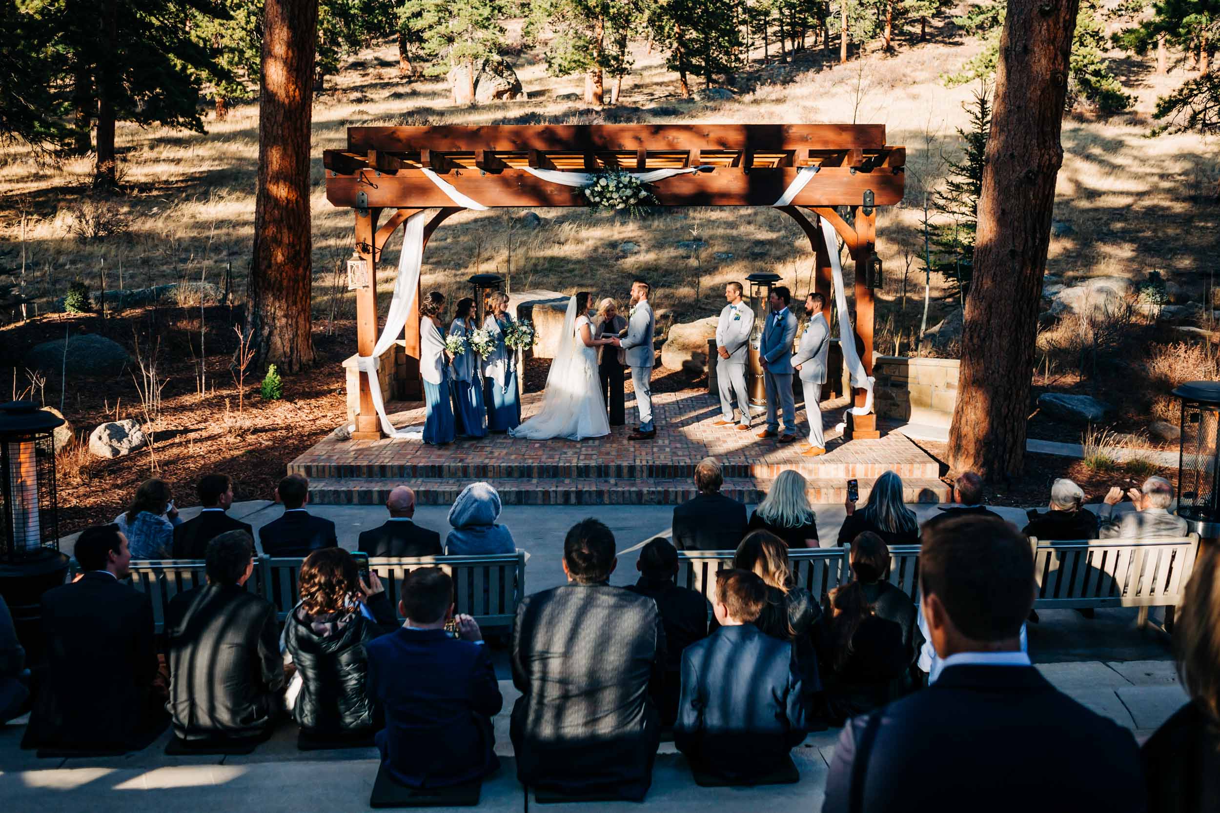picture of Della Terra wedding ceremony
