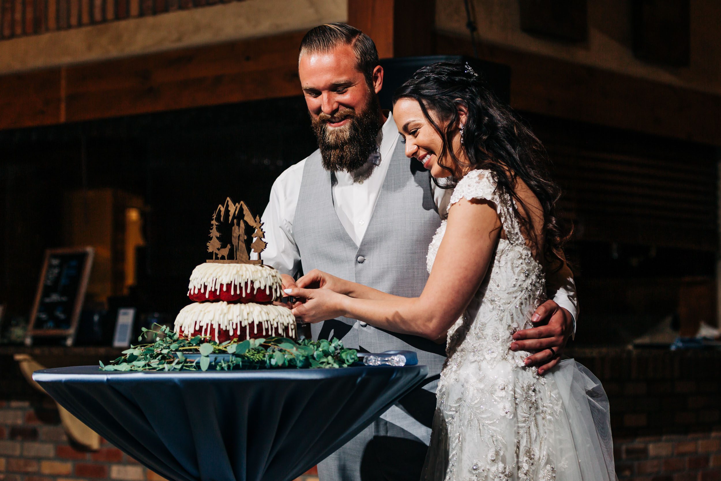 picture of cake cutting at Della Terra mountain chateau