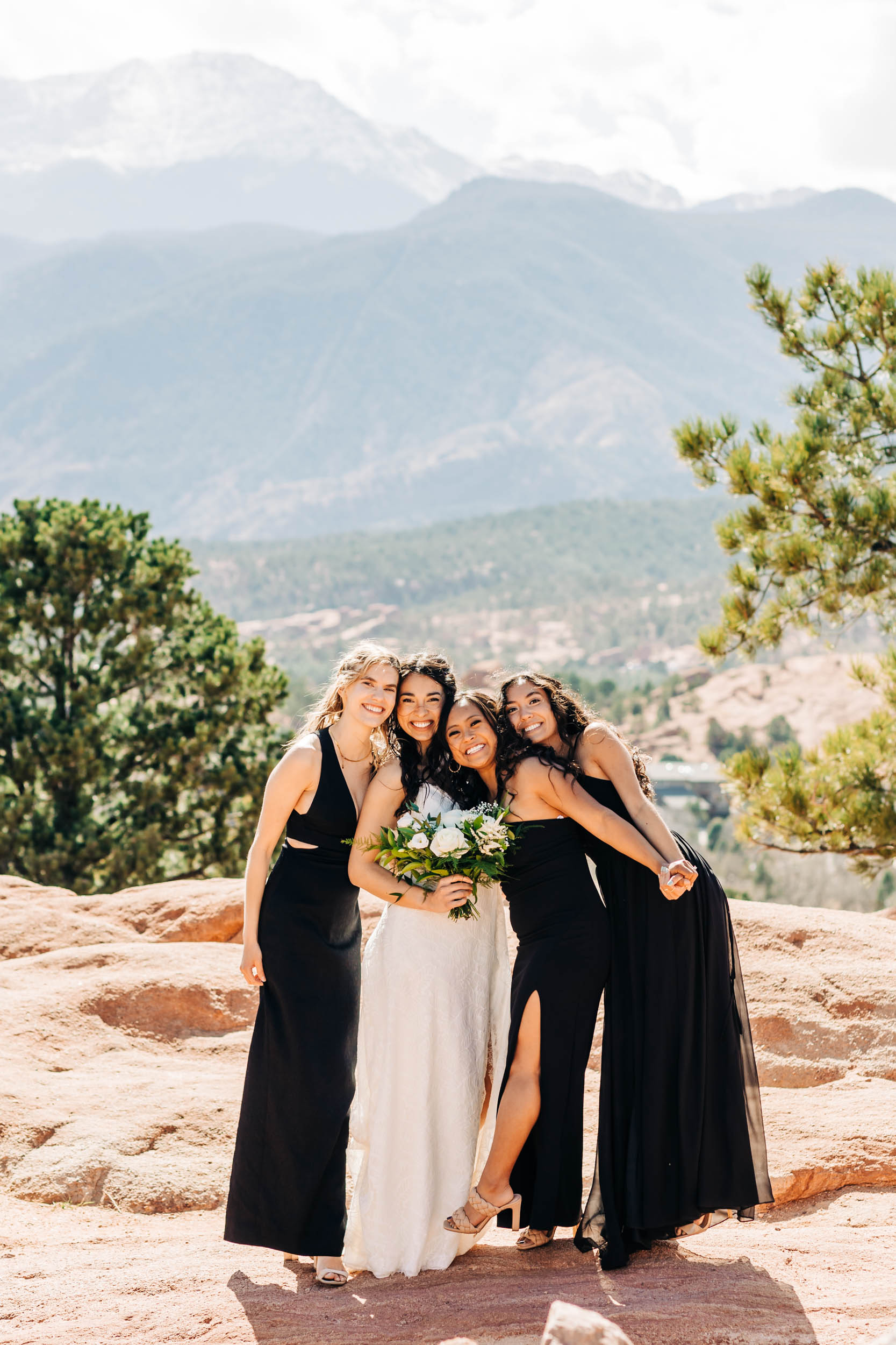 bridesmaids picture at Garden of the Gods