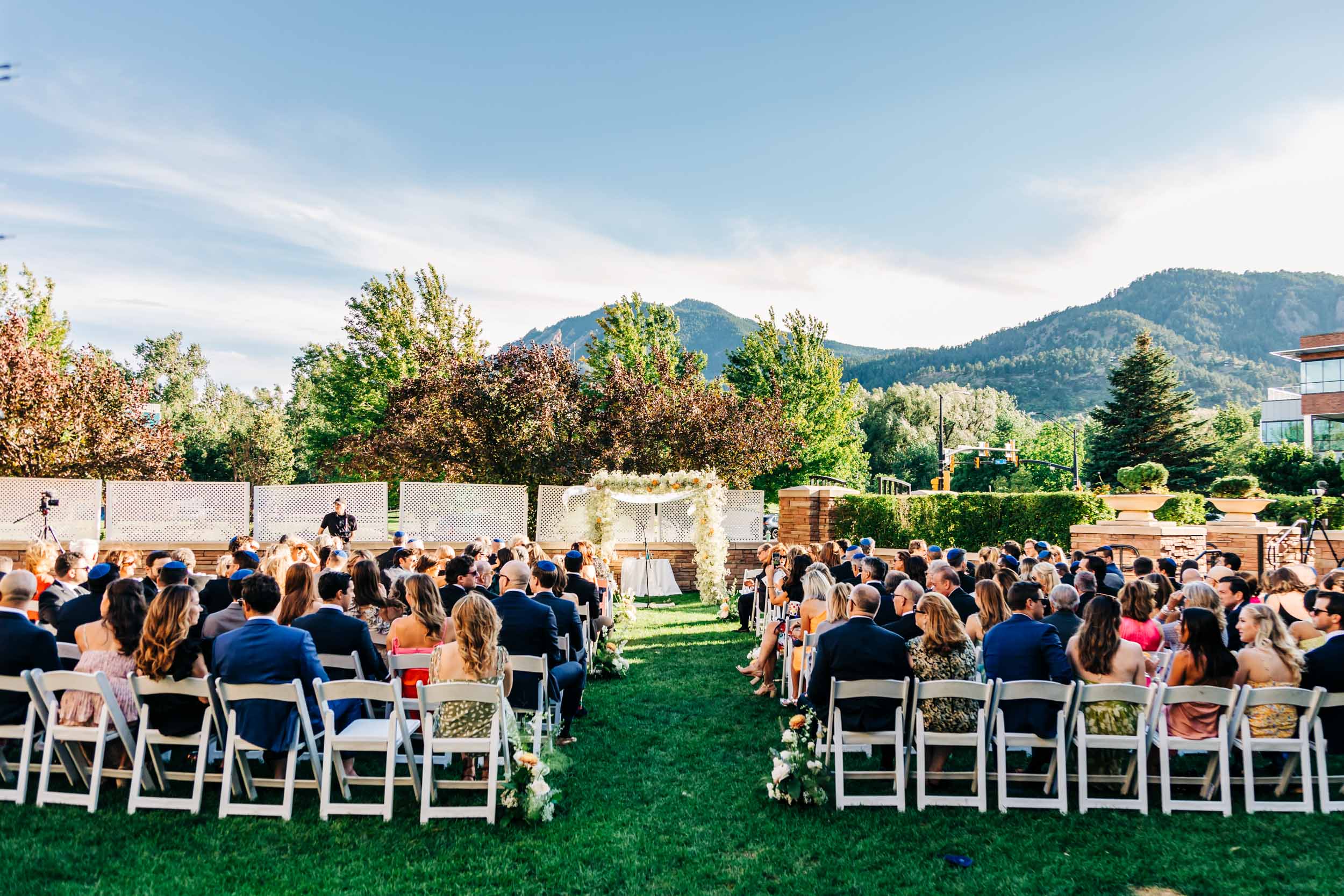St Julien Hotel wedding on lawn