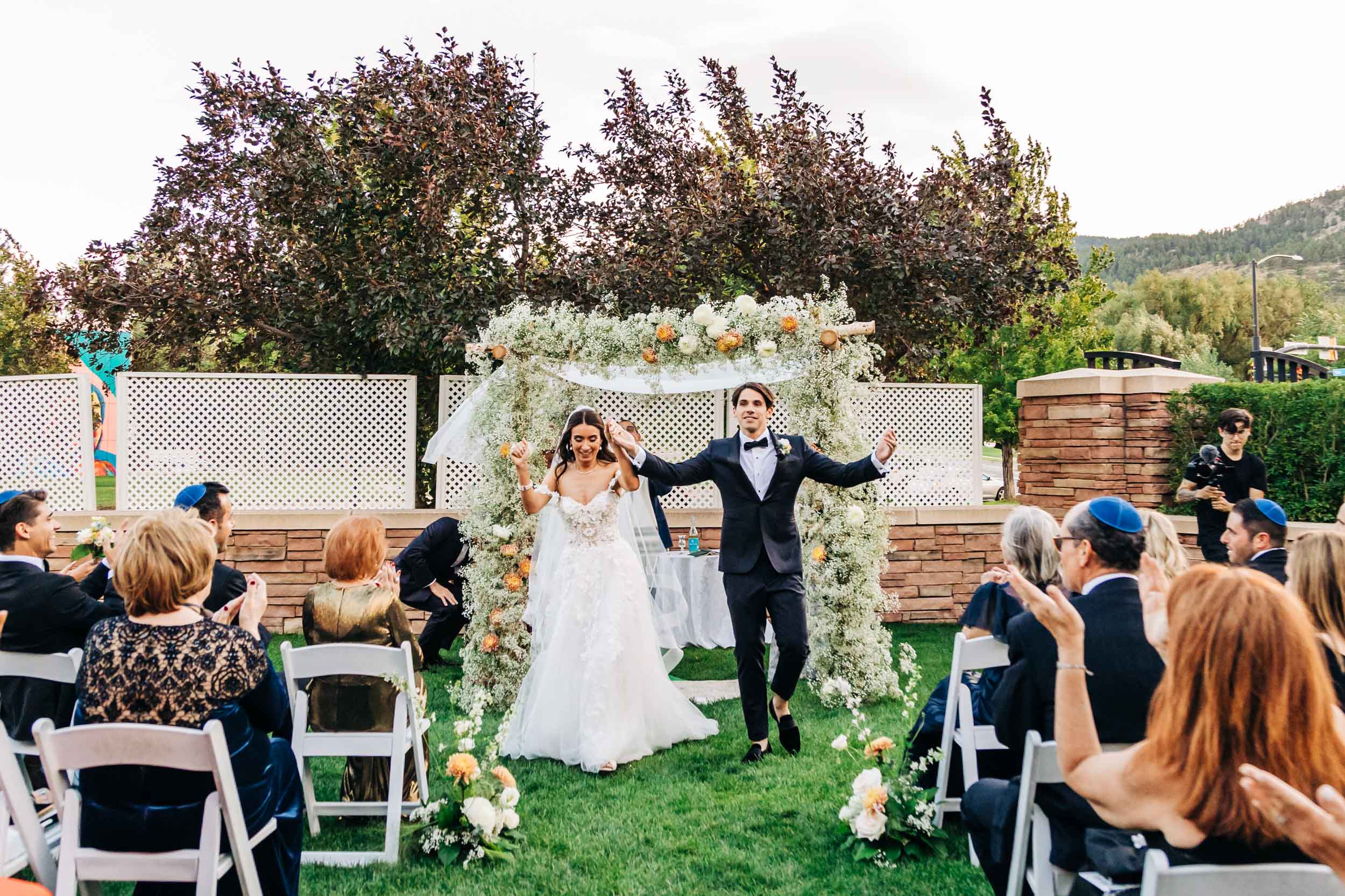 St Julien hotel wedding outside