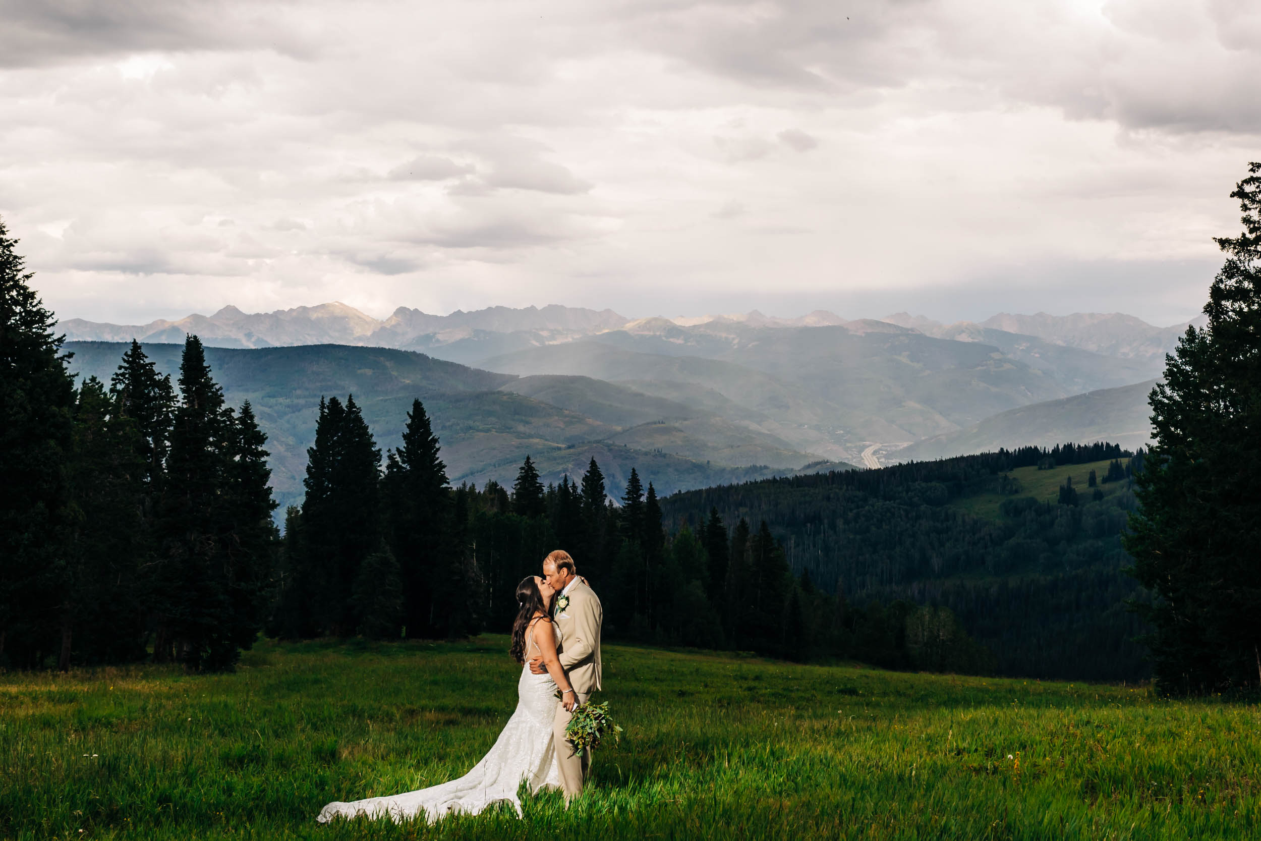rainy wedding beaver creek