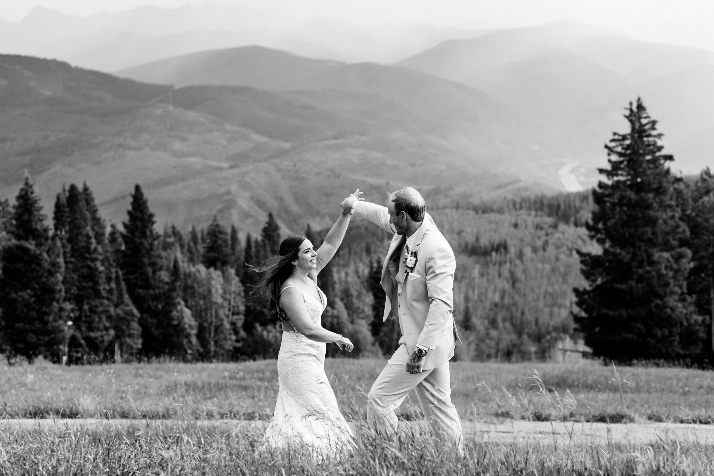 couples portraits at spruce saddle lodge